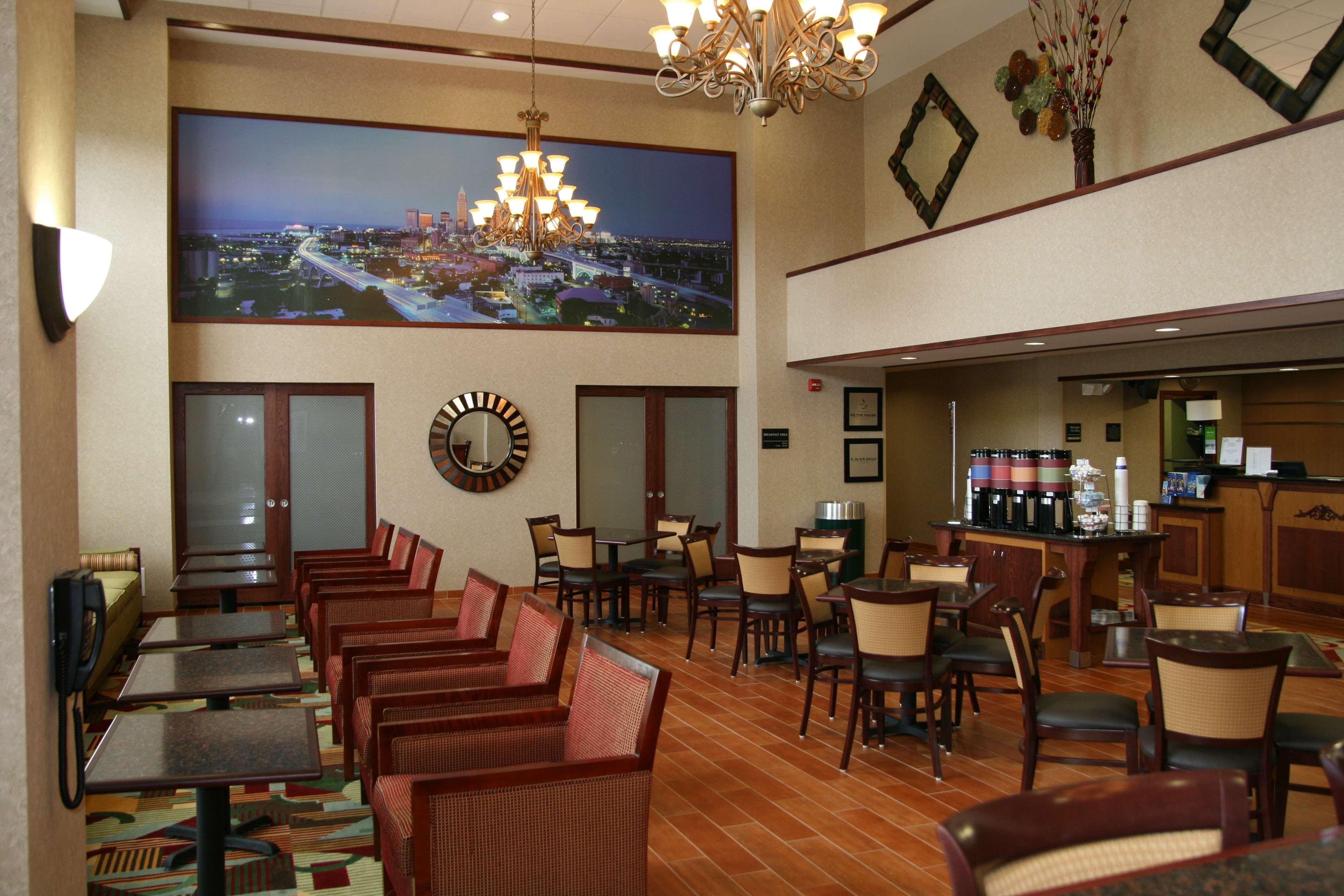 Hampton Inn & Suites Cleveland-Mentor Restaurant billede